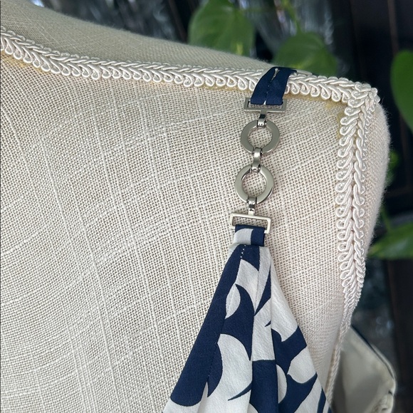 Ann Taylor 100% Silk Navy & Ivory Print Dress – Size 6 - Picture 4 of 8